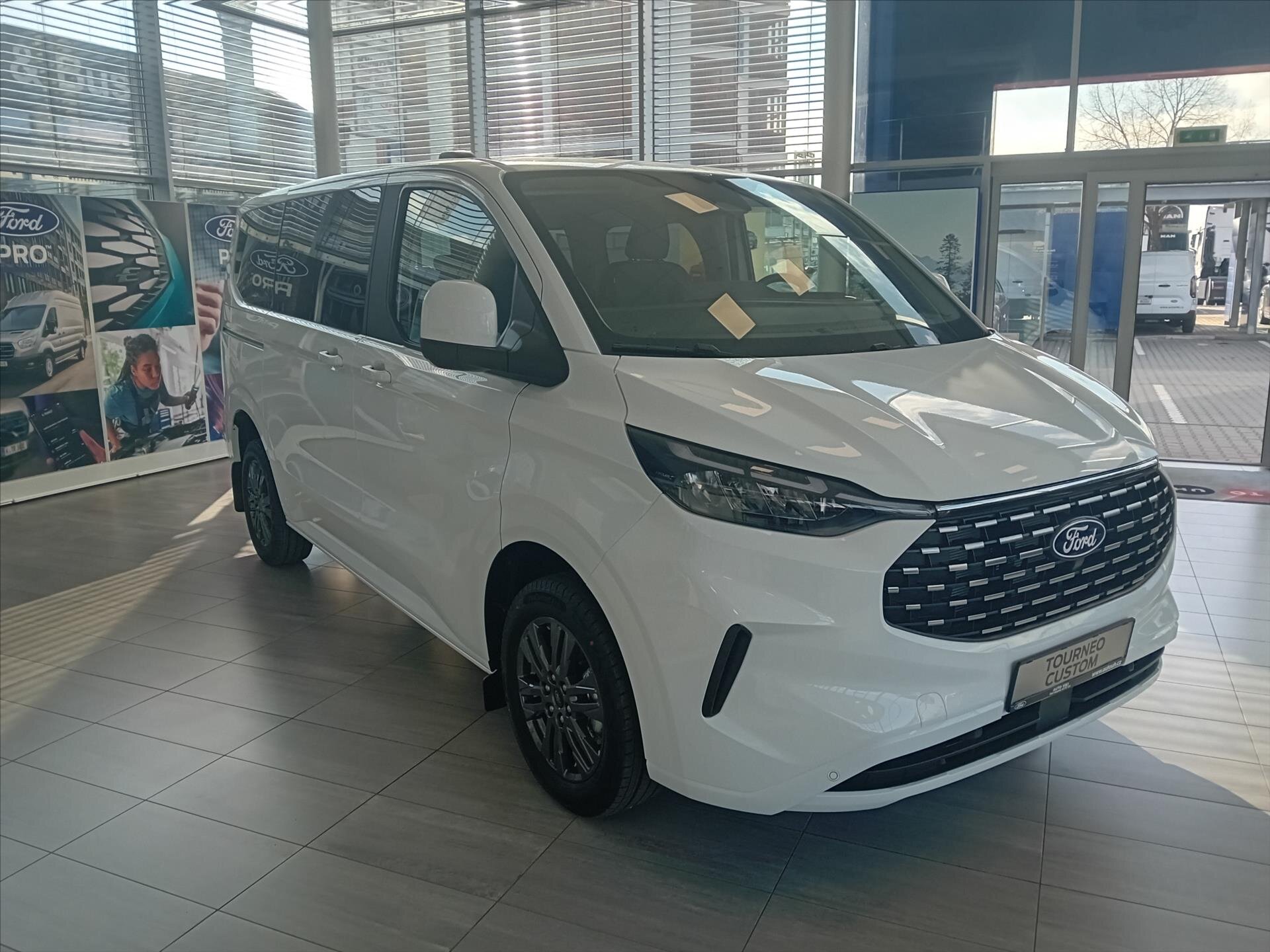 Ford Tourneo Custom Kombi 2,0 l 110 kw