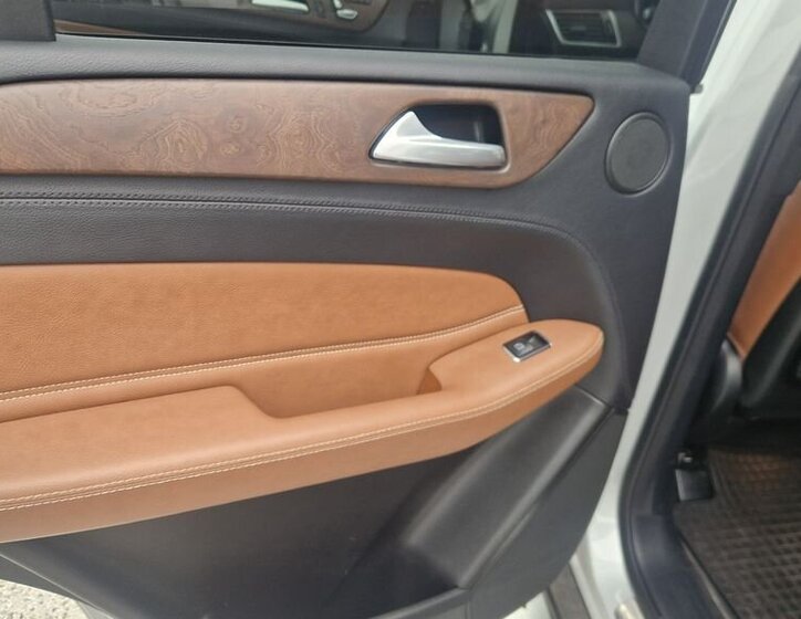 Mercedes-Benz GLE 10