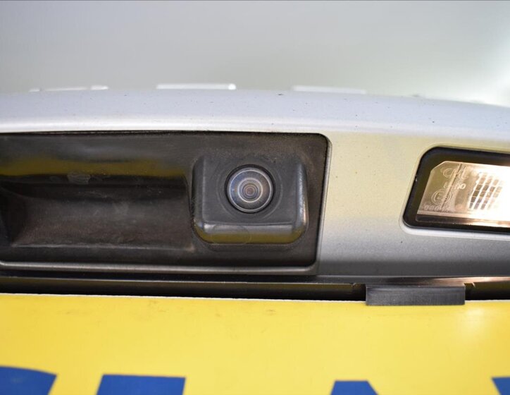 Porsche Cayenne SUV 4,8 l 405 kw