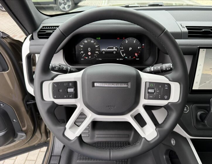 Land Rover Defender SUV / Terénní 3,0 l 147 kw