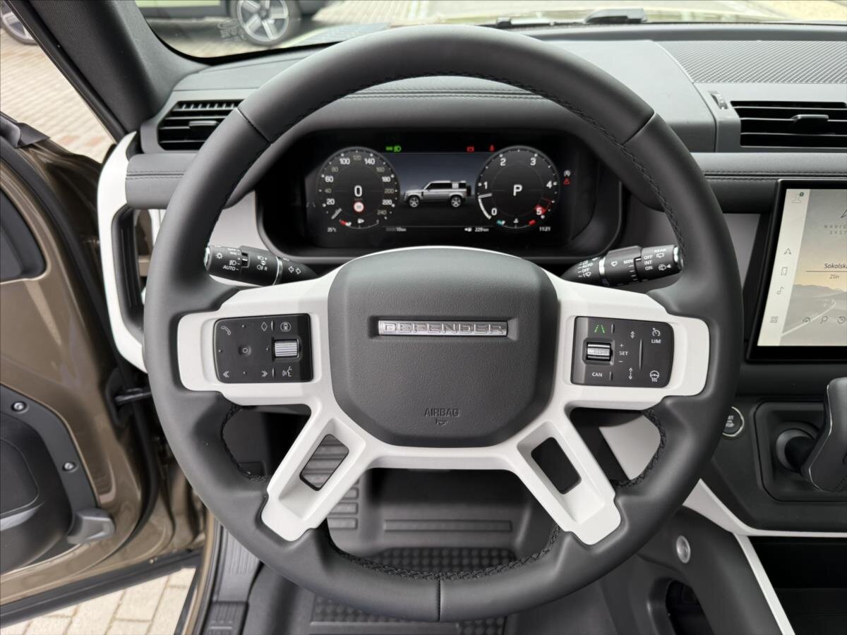 Land Rover Defender SUV / Terénní 3,0 l 147 kw