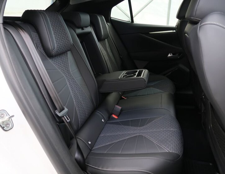 DS Automobiles DS4 Hatchback 1,2 l 100 kw