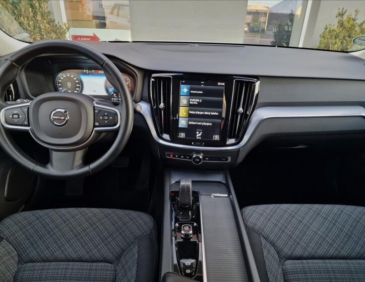 Volvo V60 Kombi 2,0 l 145 kw