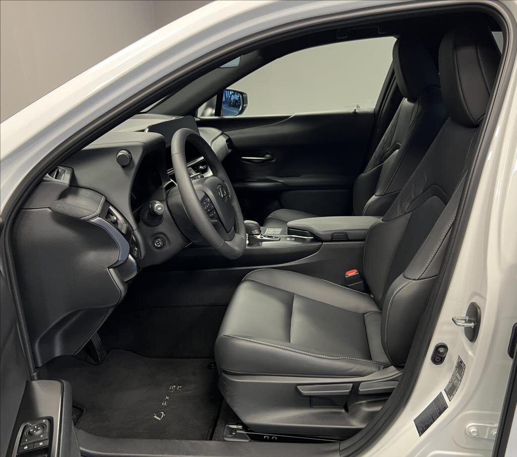 Lexus UX 300h SUV 2,0 l 146 kw