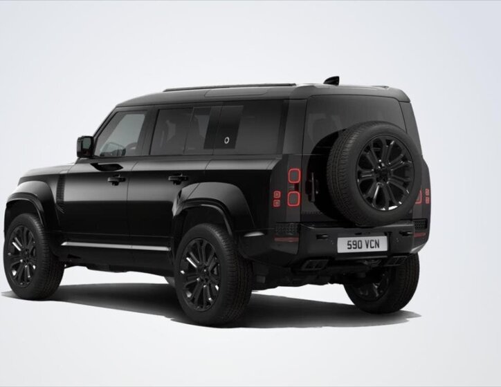 Land Rover Defender SUV / Terénní 4,4 l 467 kw