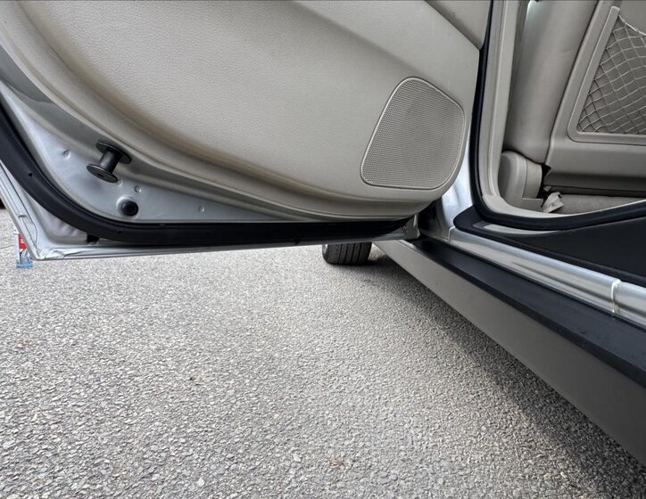 Subaru Legacy Kombi 3,0 l 180 kw