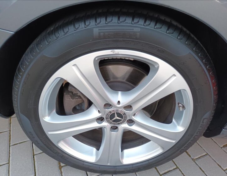 Mercedes-Benz Třídy E Kombi 3,0 l 190 kw