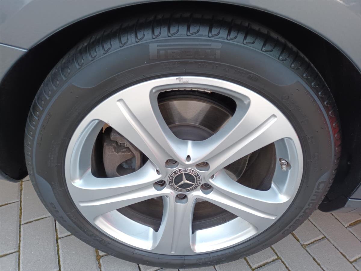 Mercedes-Benz Třídy E Kombi 3,0 l 190 kw