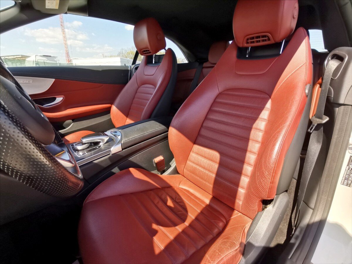 Mercedes-Benz Třídy C Kabriolet 2,0 l 180 kw