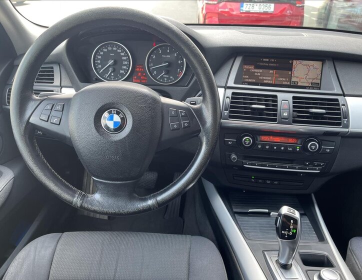 BMW X5 SUV / Terénní 3,0 l 200 kw