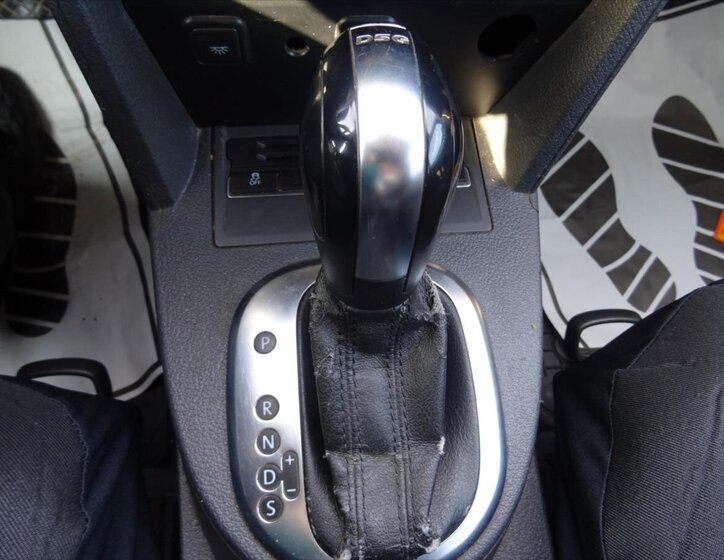 Volkswagen Touran Kombi 1,6 l 77 kw