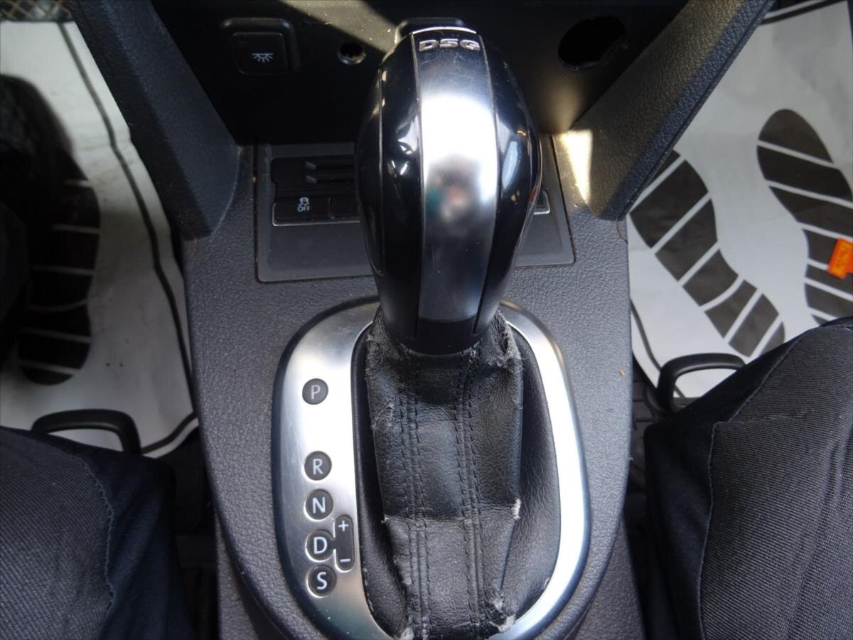 Volkswagen Touran Kombi 1,6 l 77 kw