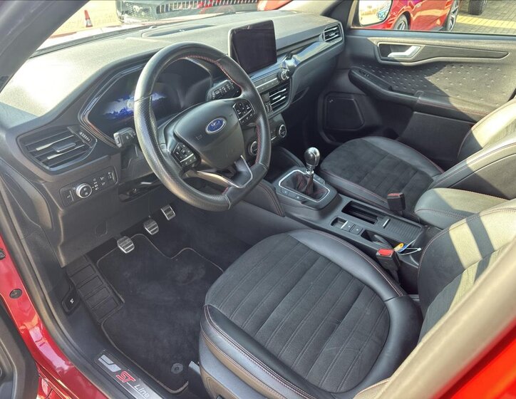 Ford Kuga SUV / Terénní 1,5 l 110 kw