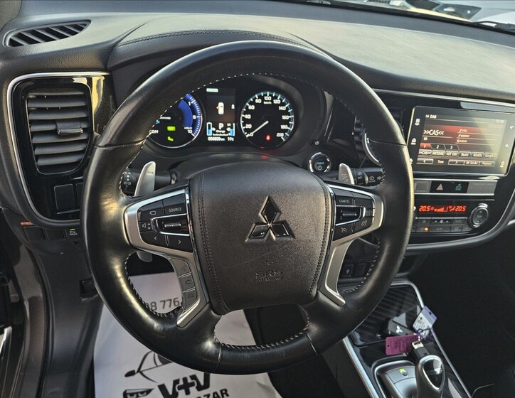 Mitsubishi Outlander 12