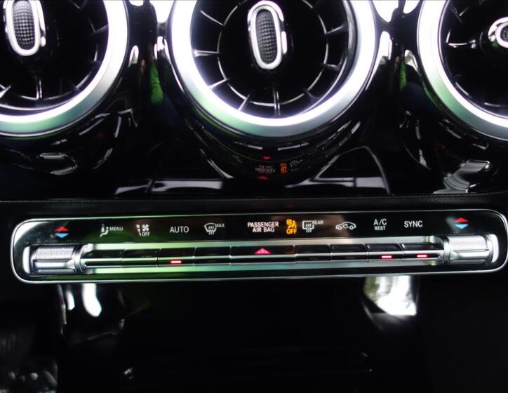 Mercedes-Benz CLA 24