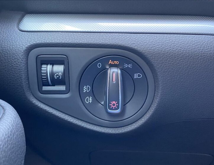 Volkswagen Sharan MPV 2,0 l 103 kw