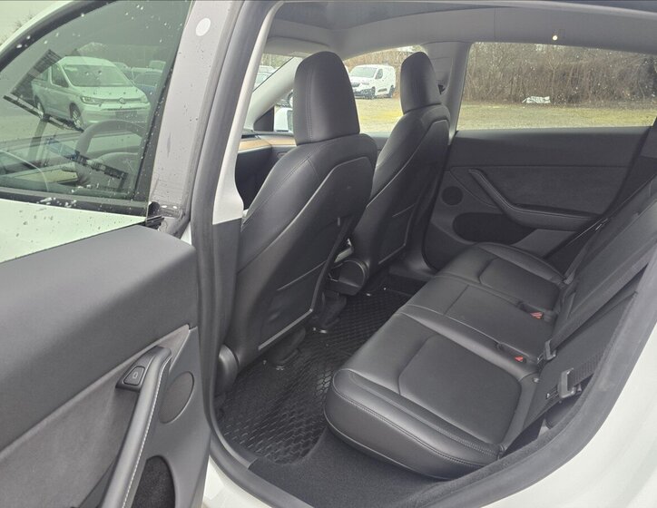 Tesla Model Y SUV 0,0 393 kw