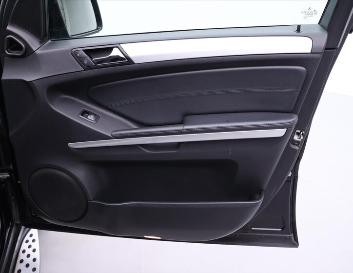 Mercedes-Benz Třídy M 14