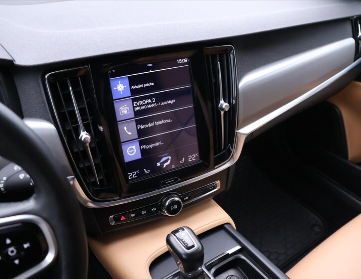 Volvo S90 Sedan 2,0 l 187 kw