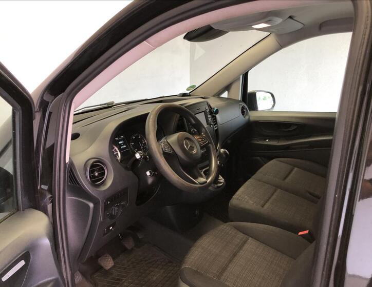 Mercedes-Benz Vito 9