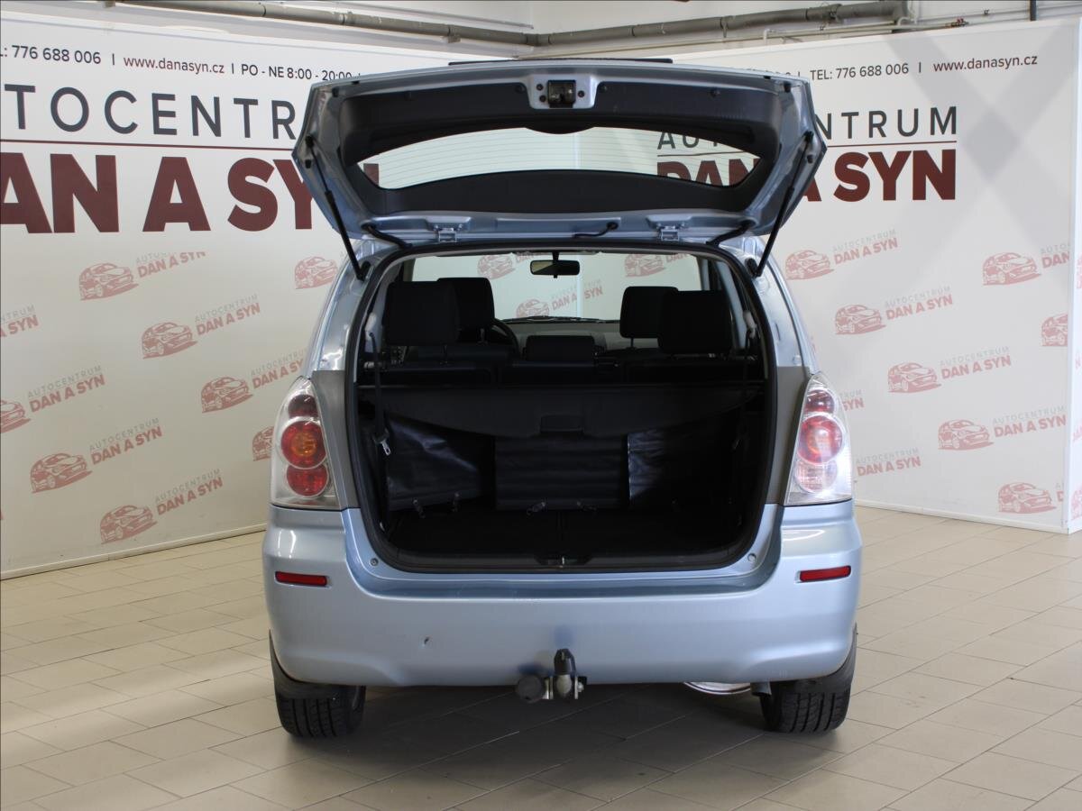 Toyota Corolla Verso Kombi 1,8 l 95 kw