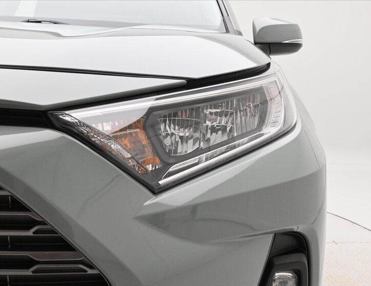 Toyota RAV4 SUV / Terénní 2,0 l 129 kw