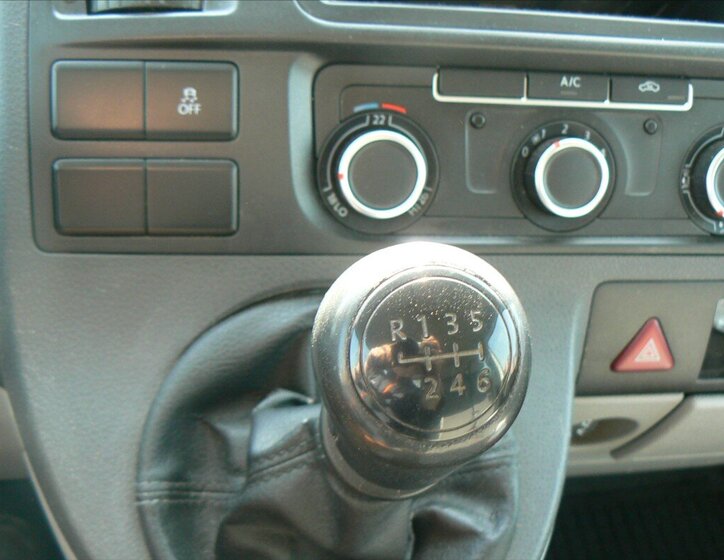 Volkswagen Transporter Sklápěč 2,0 l 103 kw