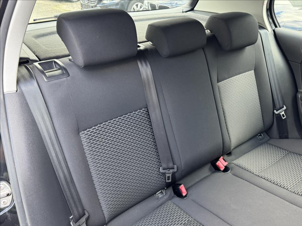 Volkswagen Golf Hatchback 1,6 l 77 kw