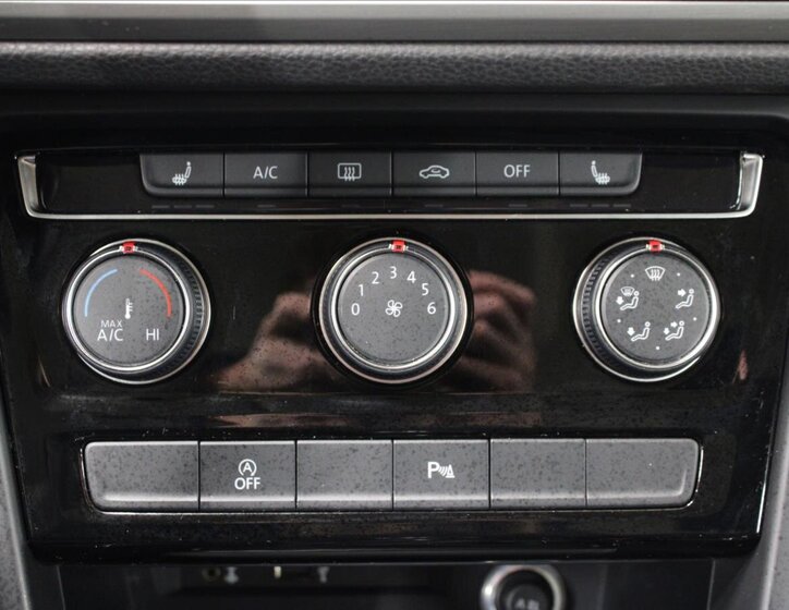 Volkswagen Touran 24