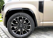 Land Rover Defender SUV / Terénní 4,4 l 467 kw