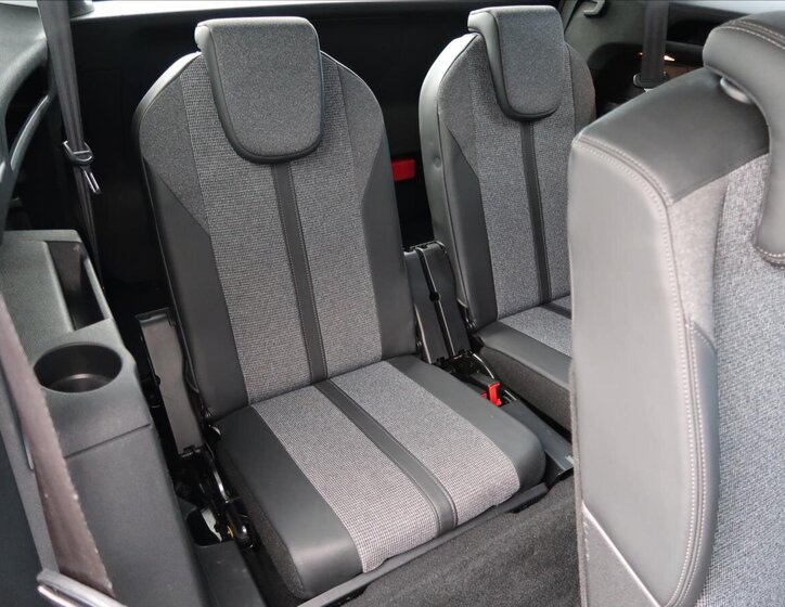 Peugeot 5008 SUV / Terénní 1,2 l 96 kw