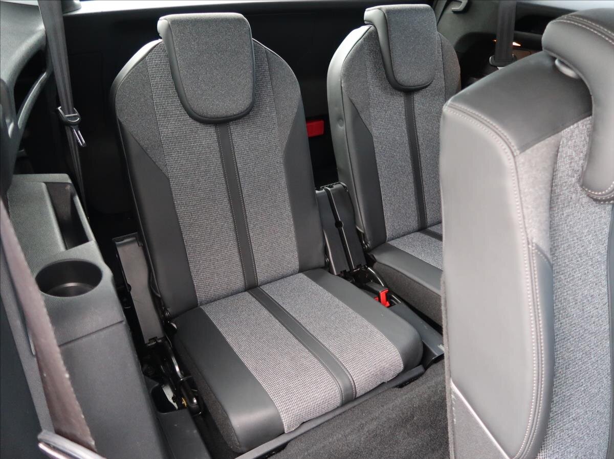 Peugeot 5008 SUV / Terénní 1,2 l 96 kw