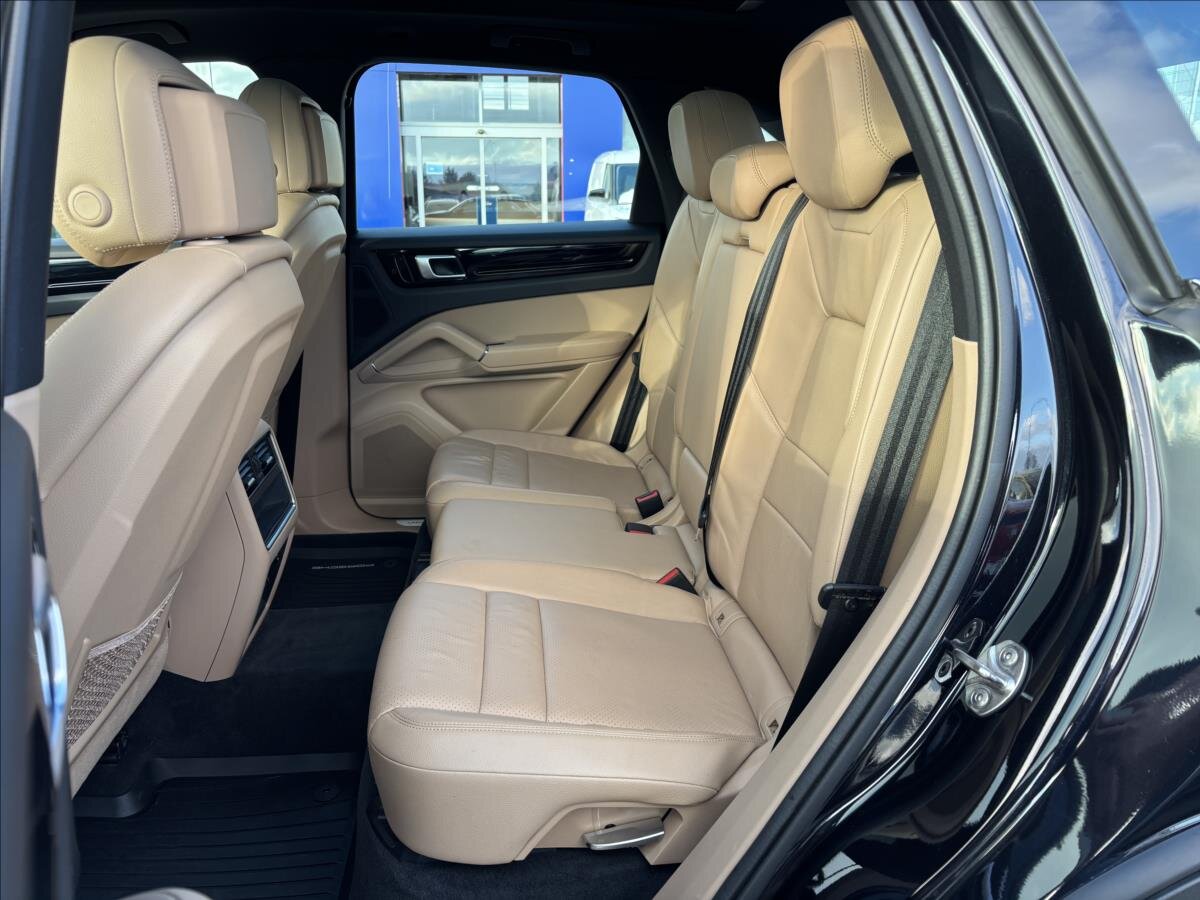 Porsche Cayenne SUV 3,0 l 250 kw