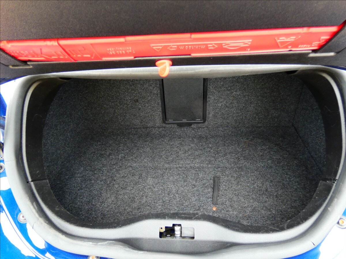 Volkswagen New Beetle Kabriolet 1,6 l 75 kw