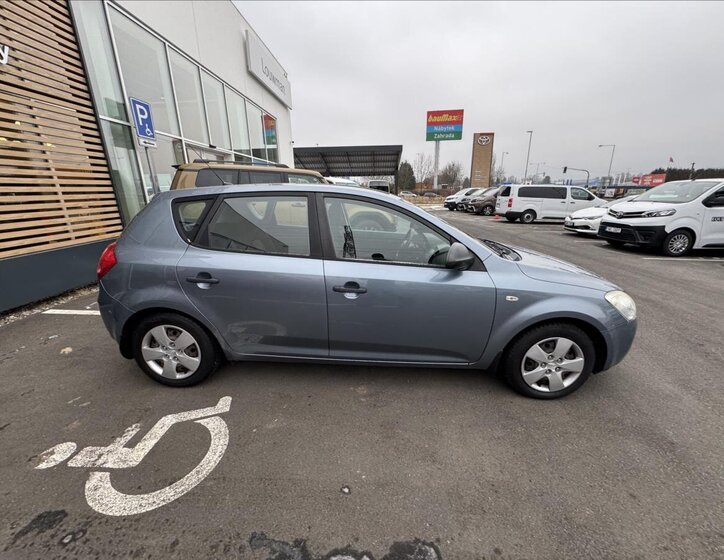 KIA Ceed Hatchback 1,4 l 80 kw