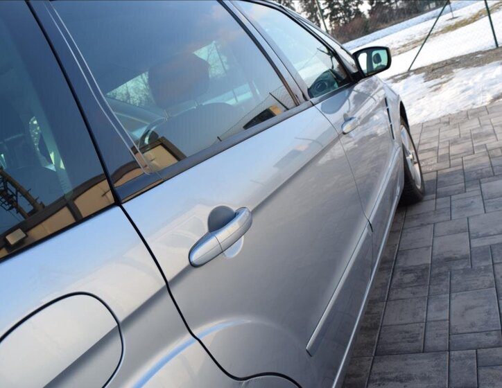 Ford S-MAX MPV 2,0 l 107 kw