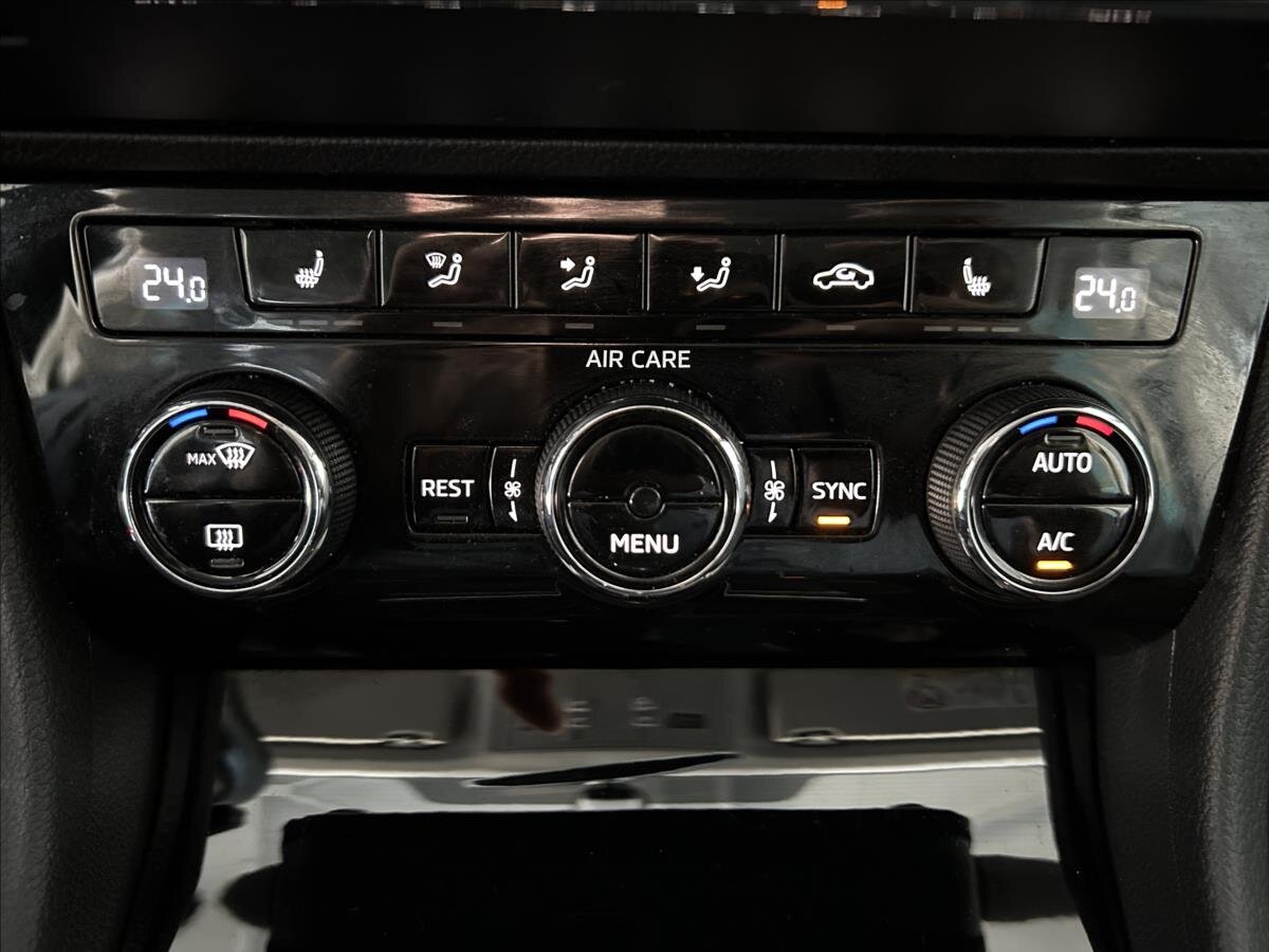 Škoda Superb Sedan / Limuzína 1,4 l 110 kw