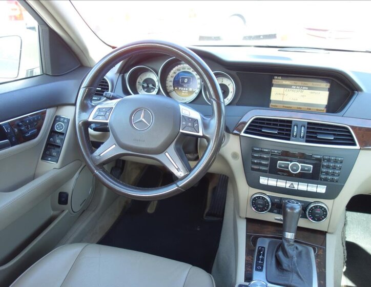 Mercedes-Benz Třídy C Sedan 3,0 l 170 kw