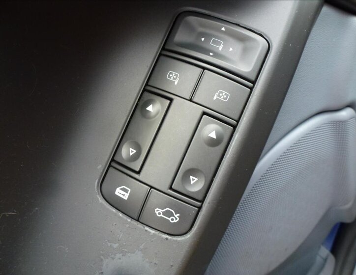 Opel Vectra Sedan / Limuzína 1,8 l 90 kw