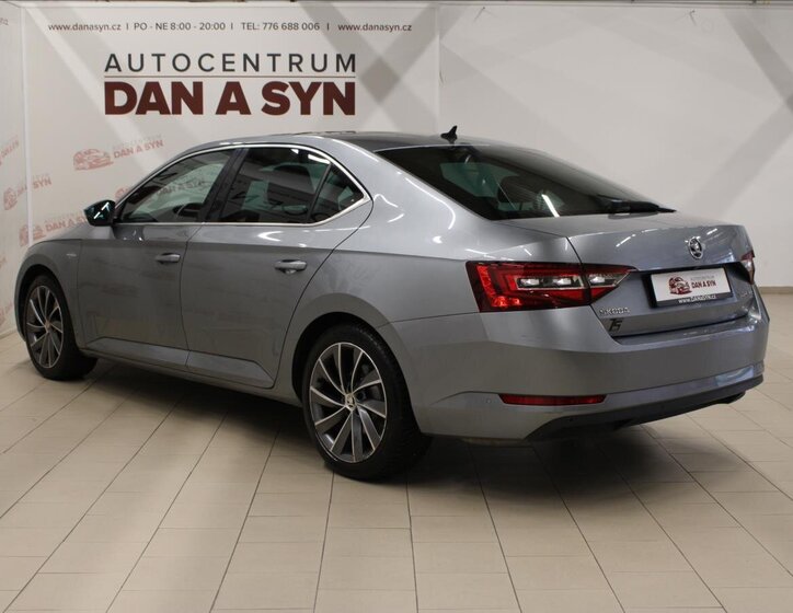 Škoda Superb Sedan / Limuzína 1,8 l 132 kw