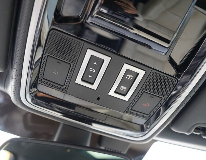 Land Rover Range Rover SUV / Terénní 4,4 l 250 kw