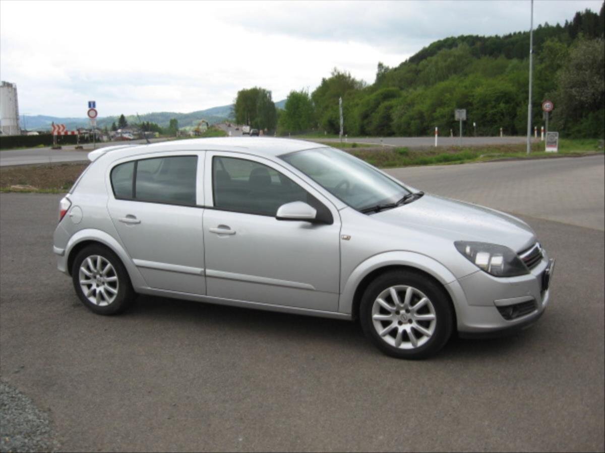 Opel Astra Hatchback 1,6 l 77 kw