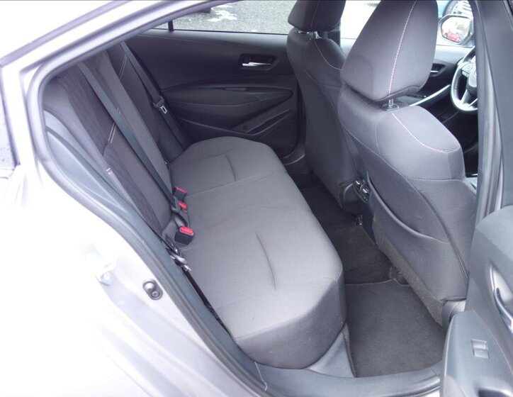 Toyota Corolla Sedan / Limuzína 1,6 l 97 kw