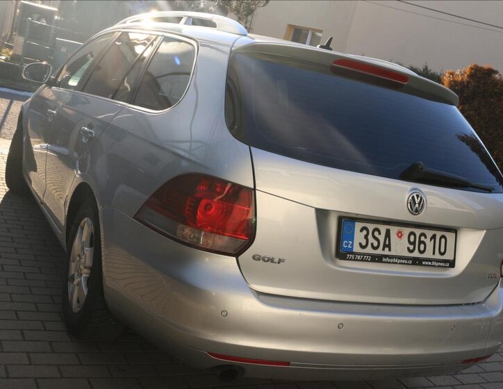 Volkswagen Golf Kombi 1,6 l 77 kw