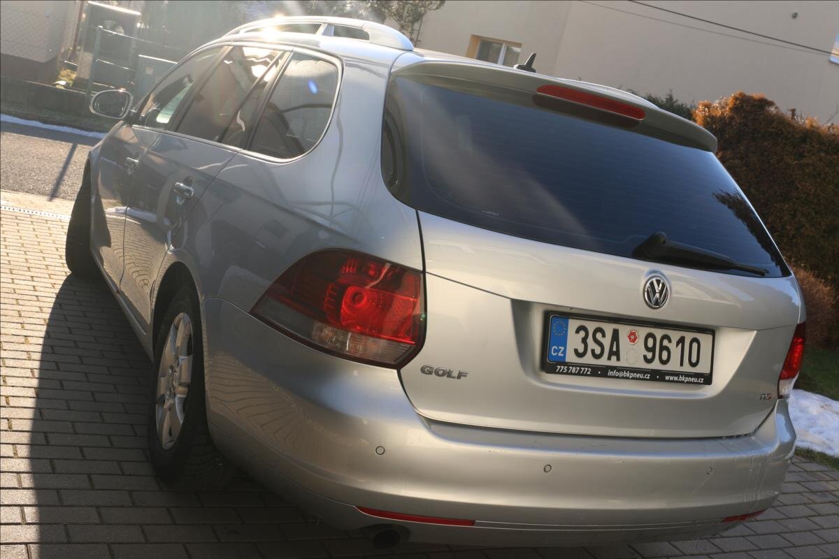 Volkswagen Golf Kombi 1,6 l 77 kw