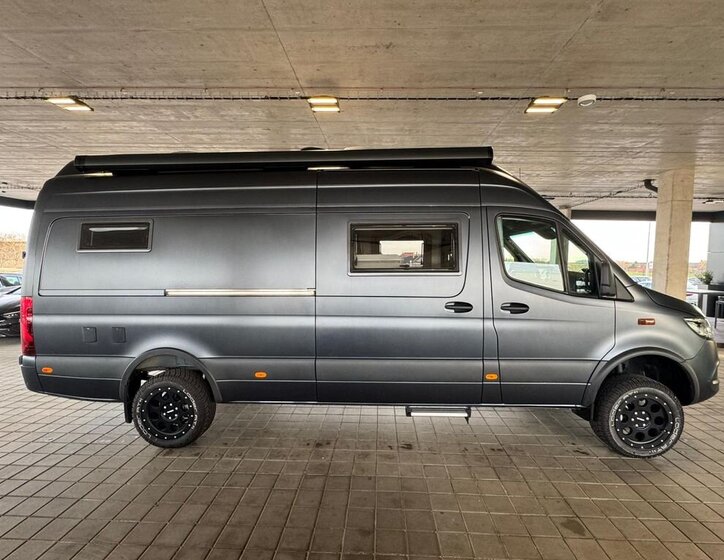 Mercedes-Benz Sprinter 4