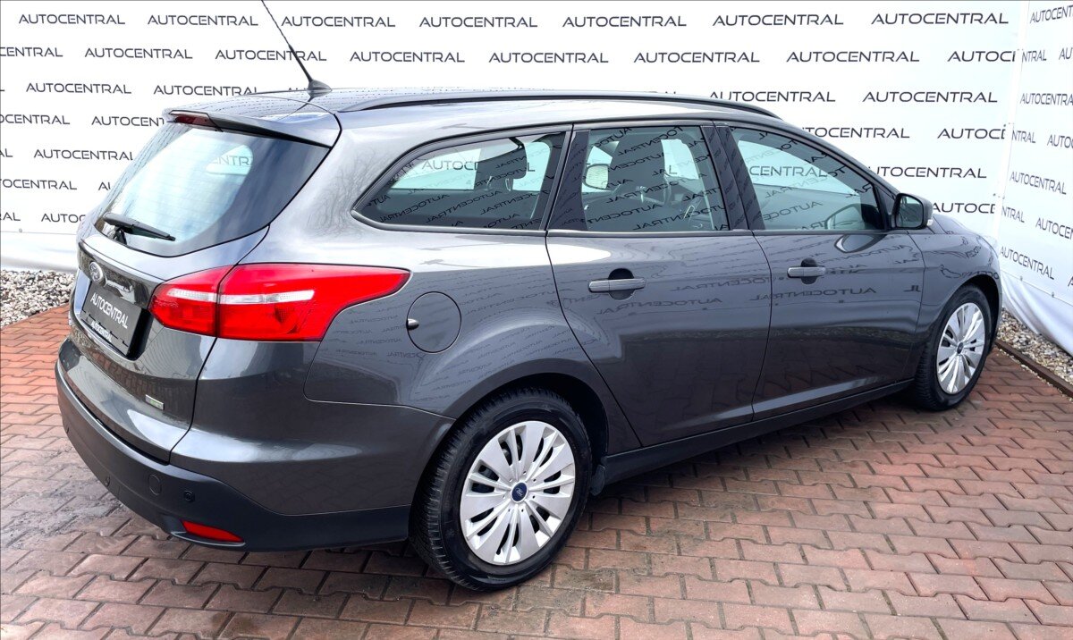 Ford Focus Kombi 999,0 92 kw