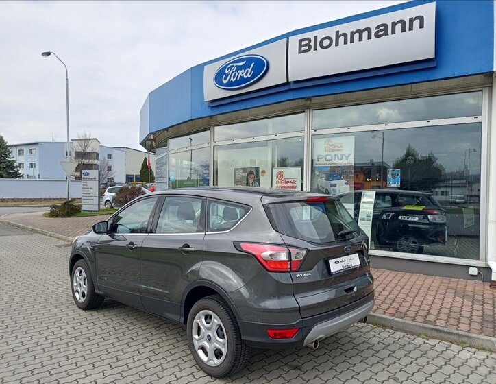 Ford Kuga SUV / Terénní 1,5 l 88 kw