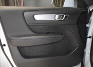 Volvo XC40 SUV / Terénní 2,0 l 120 kw