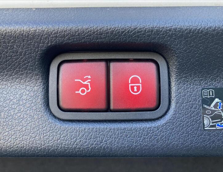 Mercedes-Benz EQE 26